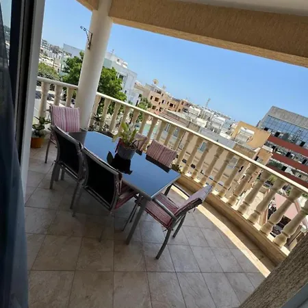 Lejlighed Two Bedroom For Rent Per Day *